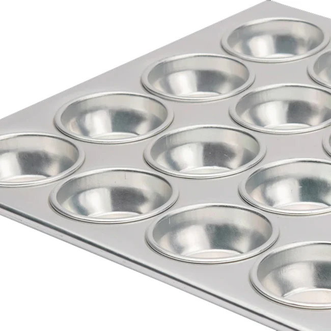 Browne 5811624 Muffin / Cup Cake Pan 20-5/8" x 14-1/8" x 1-1/4" - Holds 24 Cups - Image 3