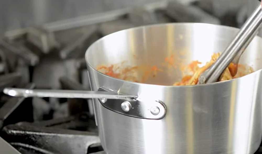 Browne 5813904 Thermalloy Aluminum Tapered Side Sauce Pan 4-1/4 qt. - Image 4
