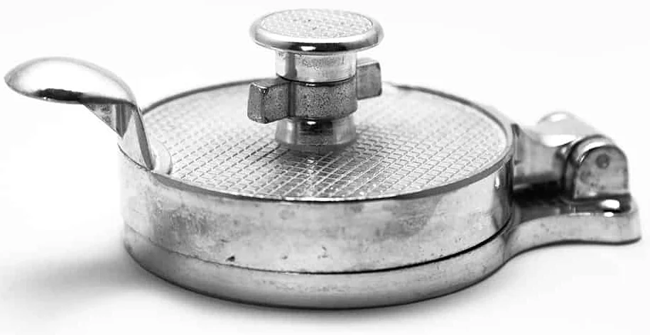 American Metalcraft AHM485 Adjustable Cast Aluminum Hamburger Press / Mold 4-1/2" Dia. - Image 3