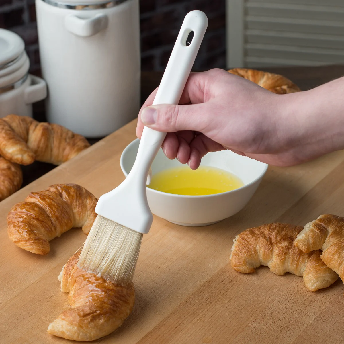 Carlisle 4037800 Sparta Meteor Flat Pastry / Basting Brush with 2"W Boar Bristles & Plastic Handle with Hook - White - Image 14