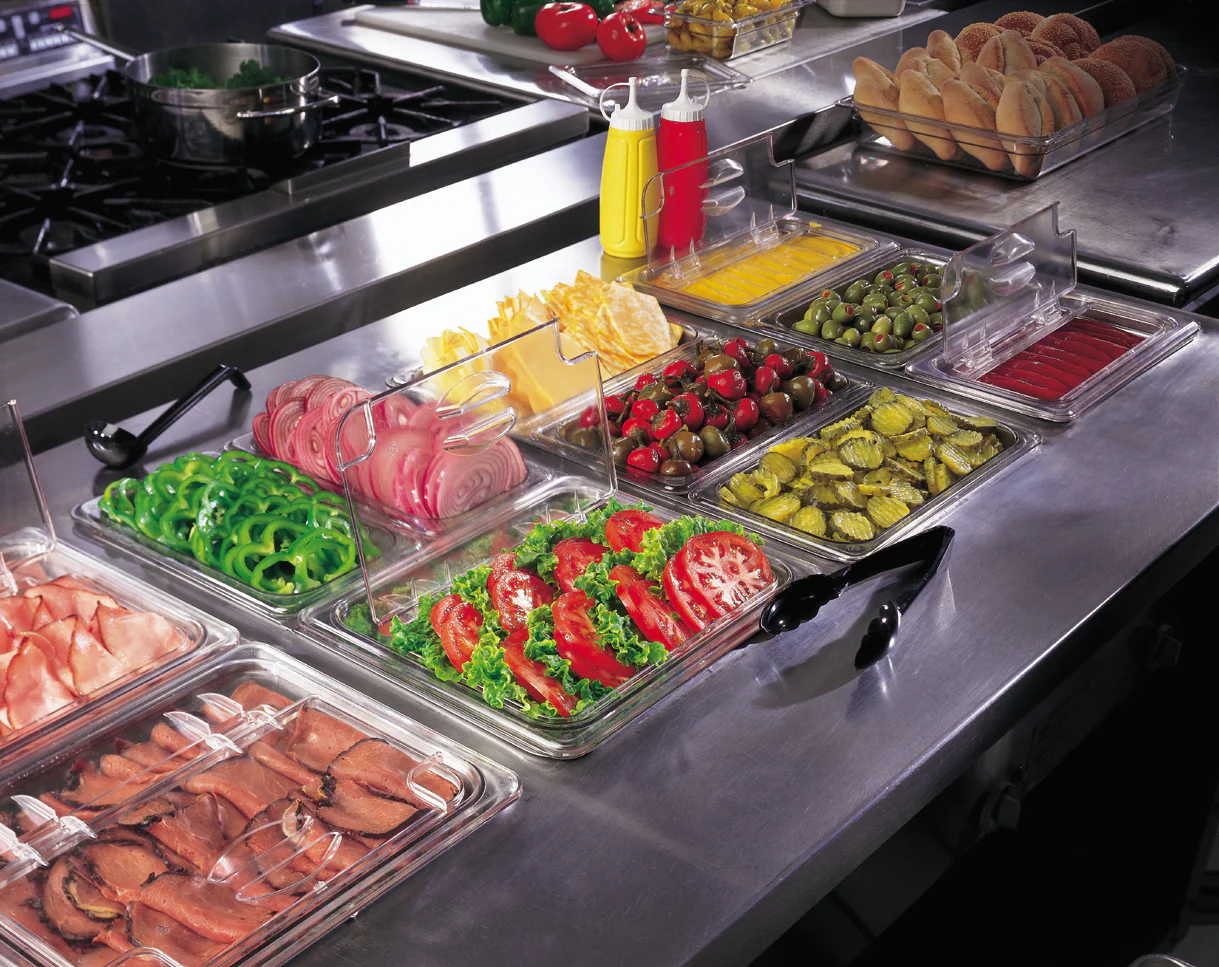 Cambro 22CW135 Camwear Polycarbonate Food Pan 2-1/2" Deep - 1/2 Size - Clear - Image 5