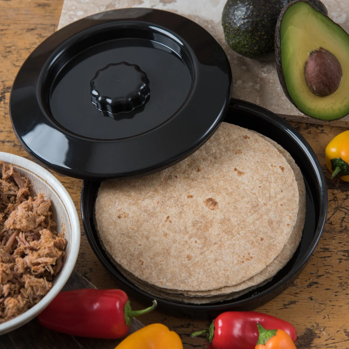 Carlisle 047503 Polycarbonate Stackable Interlocking Tortilla Server with Lid 7-1/2" - Black - Image 4