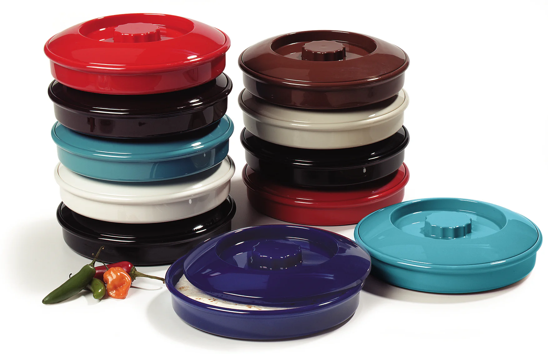 Carlisle 047528 Polycarbonate Stackable Interlocking Tortilla Server with Lid 7-1/2" - Brown - Image 6