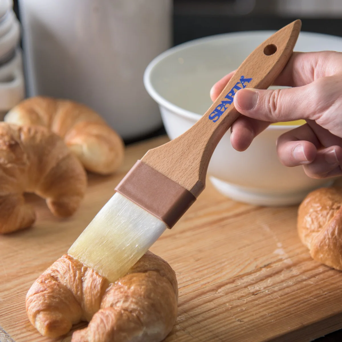 Carlisle 4039700 Sparta Chef Series Flat Pastry Brush with 2"W Nylon Bristles & Wood Handle - Image 2