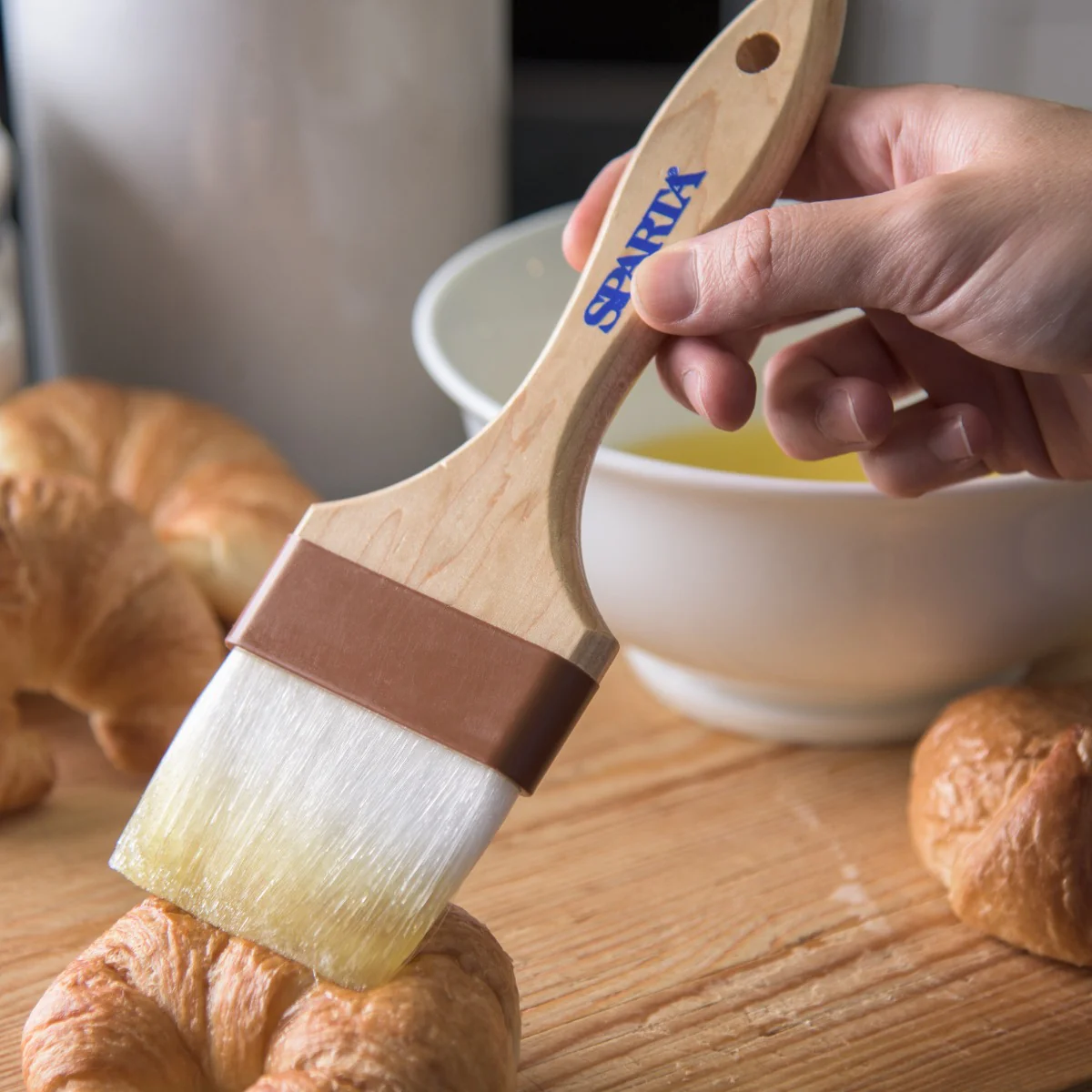 Carlisle 4039800 Carlisle Pastry Brush 3" Epoxy Bristles w/ Wood Handle - Image 3