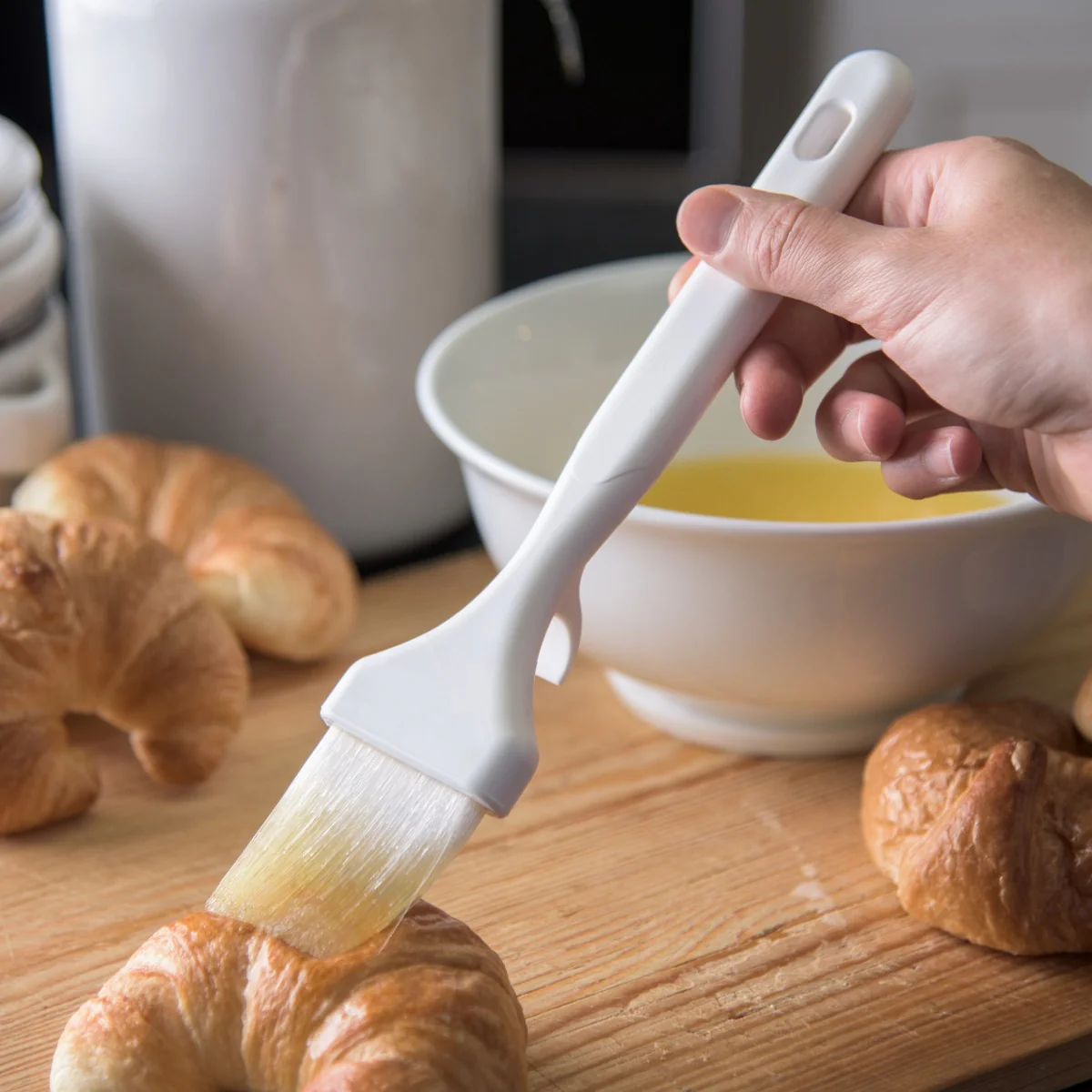 Carlisle 4040102 Sparta Meteor Pastry/Basting Brush with White Nylon and White Plastic Handle 2" - Image 8