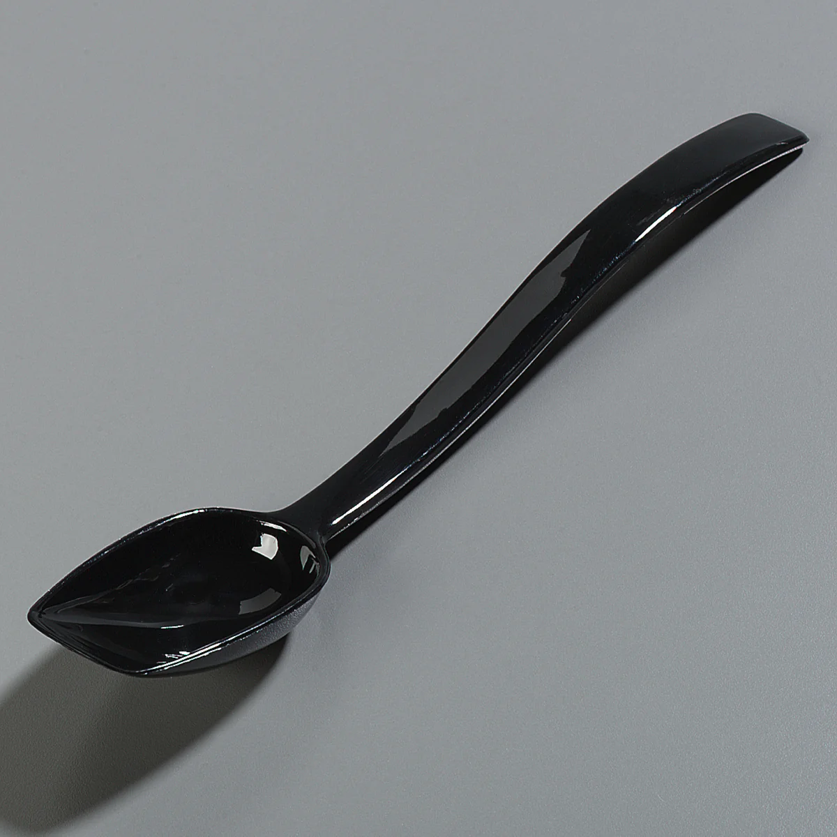 Carlisle 447003 One-Piece Plastic Solid Salad/Buffet Serving Spoon with Notched handle 10" - 3/4 oz. - Black - Image 6