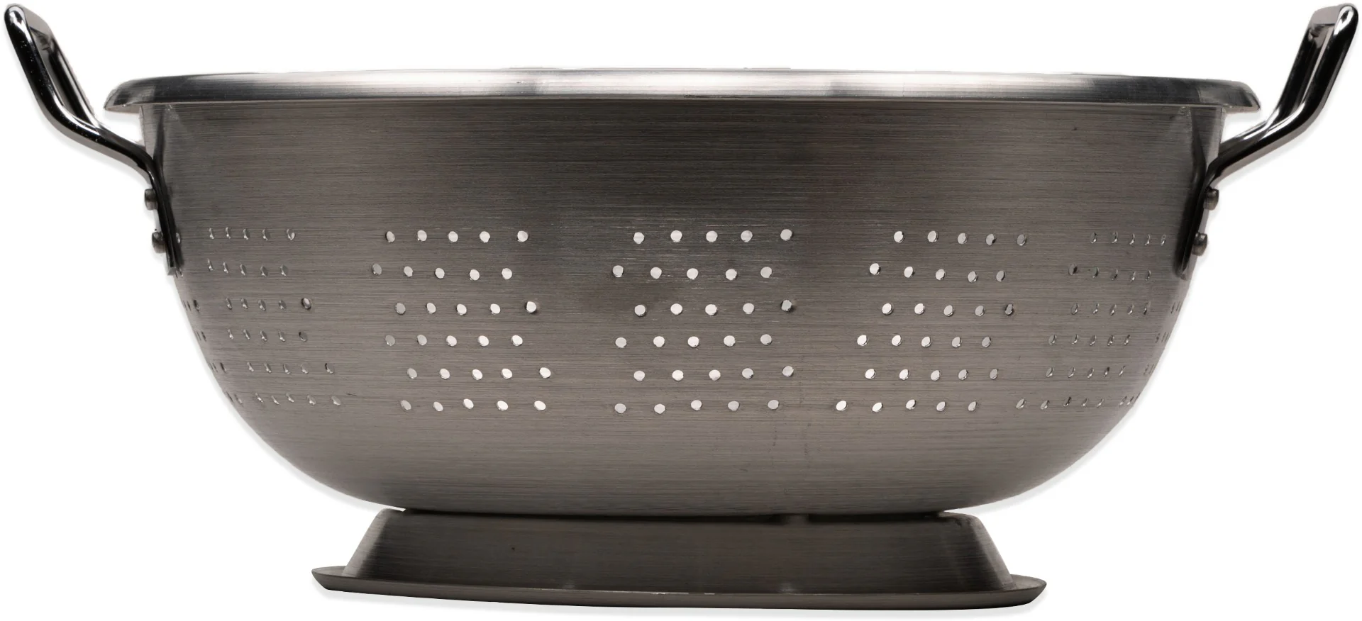 Carlisle 60280 Signature Select Dura-Ware Standard-Weight Aluminum Colander with Loop Handles and Footed Base 16 qt. - Image 8