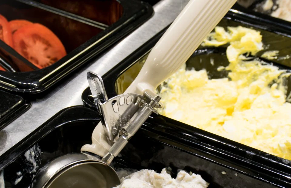Vollrath 47141 Jacob's Pride Thumb Press Disher with One-Piece Ivory Handle 3-1/4 oz. - Size 10 - Image 7