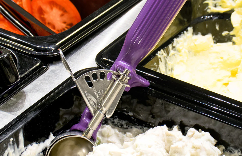 Vollrath 47147 Jacob's Pride Thumb Press Disher with One-Piece Orchid Handle 3/4 oz. - Size 40 - Image 7