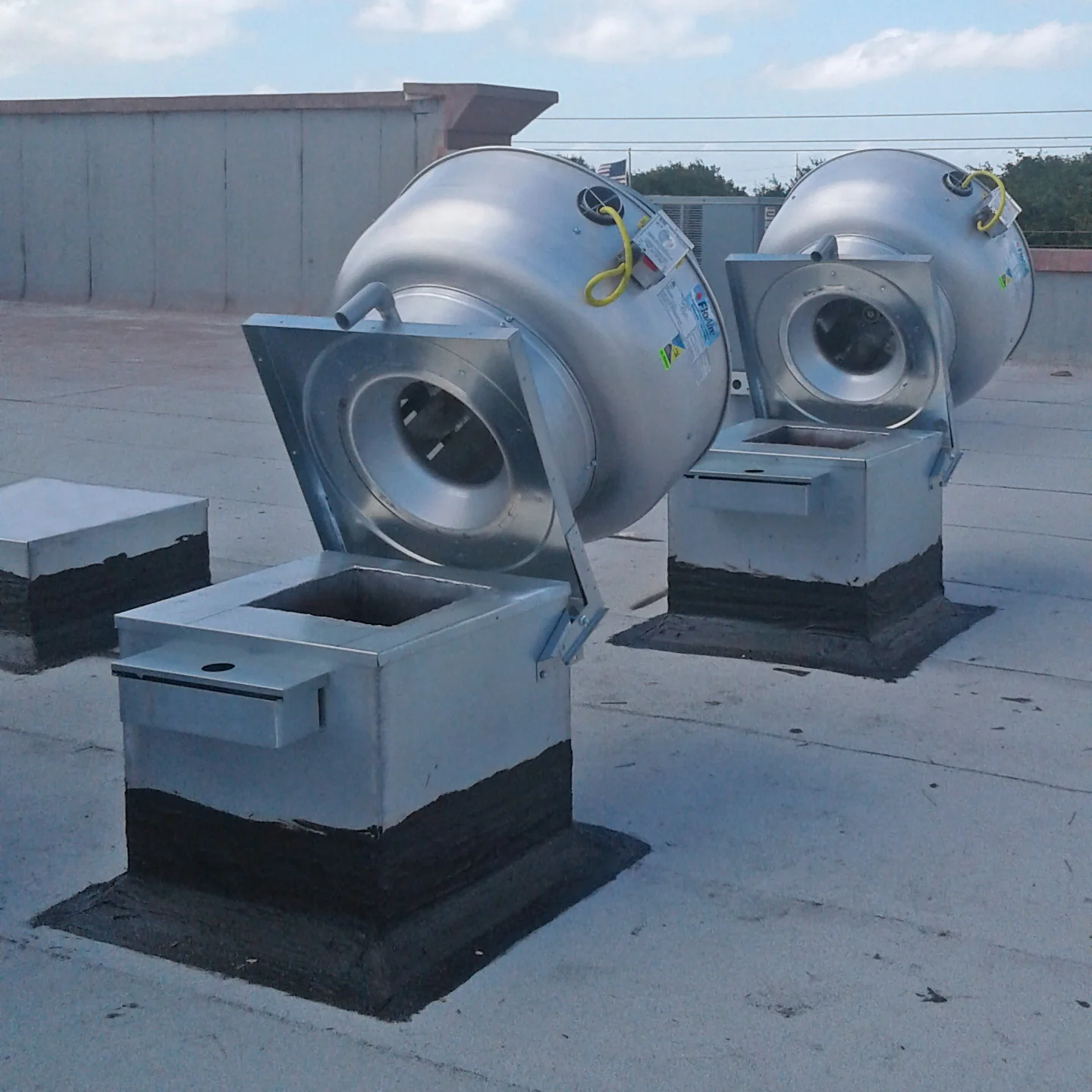 CaptiveAire DU85-SC-1250-3000 High Speed Direct Drive Centrifugal Upblast Exhaust Fan CFM Range: 1250 CFM to 3000 - 115v - Image 8