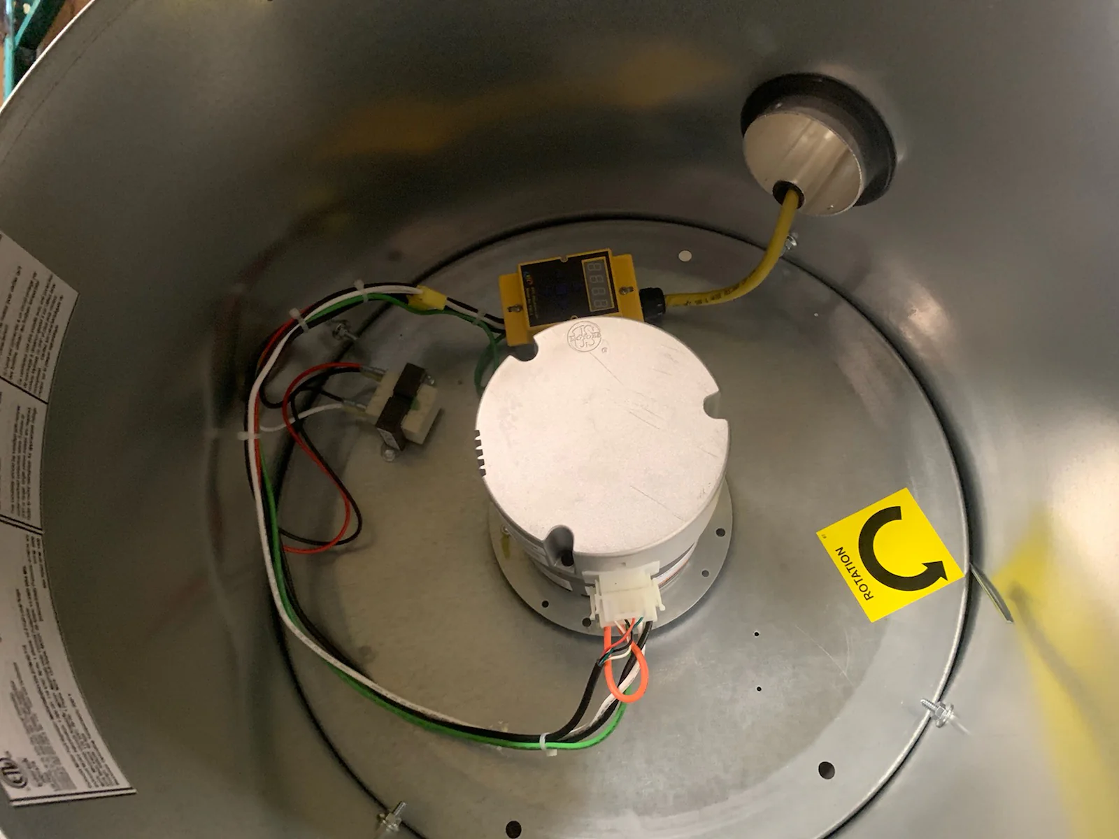 CaptiveAire DU85-SC-1250-3000 High Speed Direct Drive Centrifugal Upblast Exhaust Fan CFM Range: 1250 CFM to 3000 - 115v - Image 9