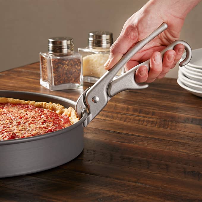 American Metalcraft G9595 Cast Aluminum Spring Loaded Pizza Pan Gripper 8" - Image 3