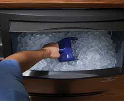 Manitowoc UYF0310W NEO Water Cooled Undercounter Cube Ice Machine with 100 lb. Bin 30" - 293 lb/24hrs - Image 6