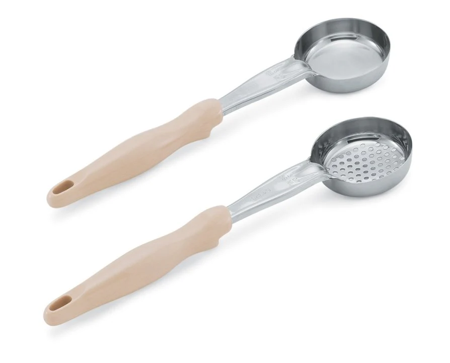 Vollrath 6432335 Jacob's Pride Color-Coded One-Piece Heavy-Duty Stainless Steel Perforated Round Spoodle Food Portioner with Ivory Nylon Handle 3 oz. - Image 7