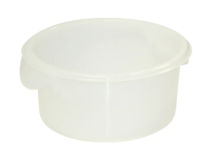 Rubbermaid FG572000WHT Polyethylene Round Food Storage Container 2 qt. - White