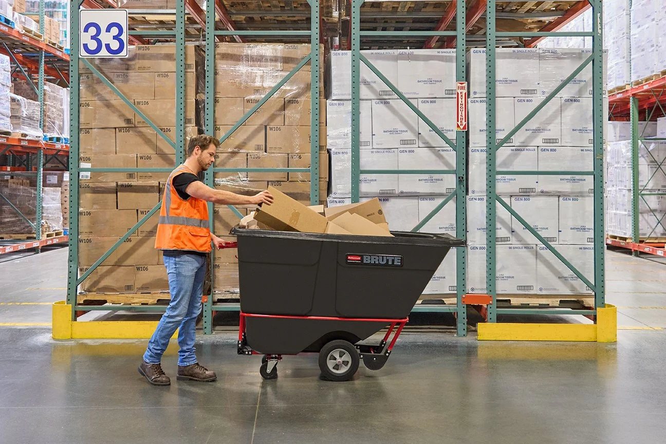 Rubbermaid FG131500BLA Rotomolded Open Top Utility Duty Tilt Truck / Trash Cart - Black - 1 cu. yd. (1250 lb. Capacity) - Image 5