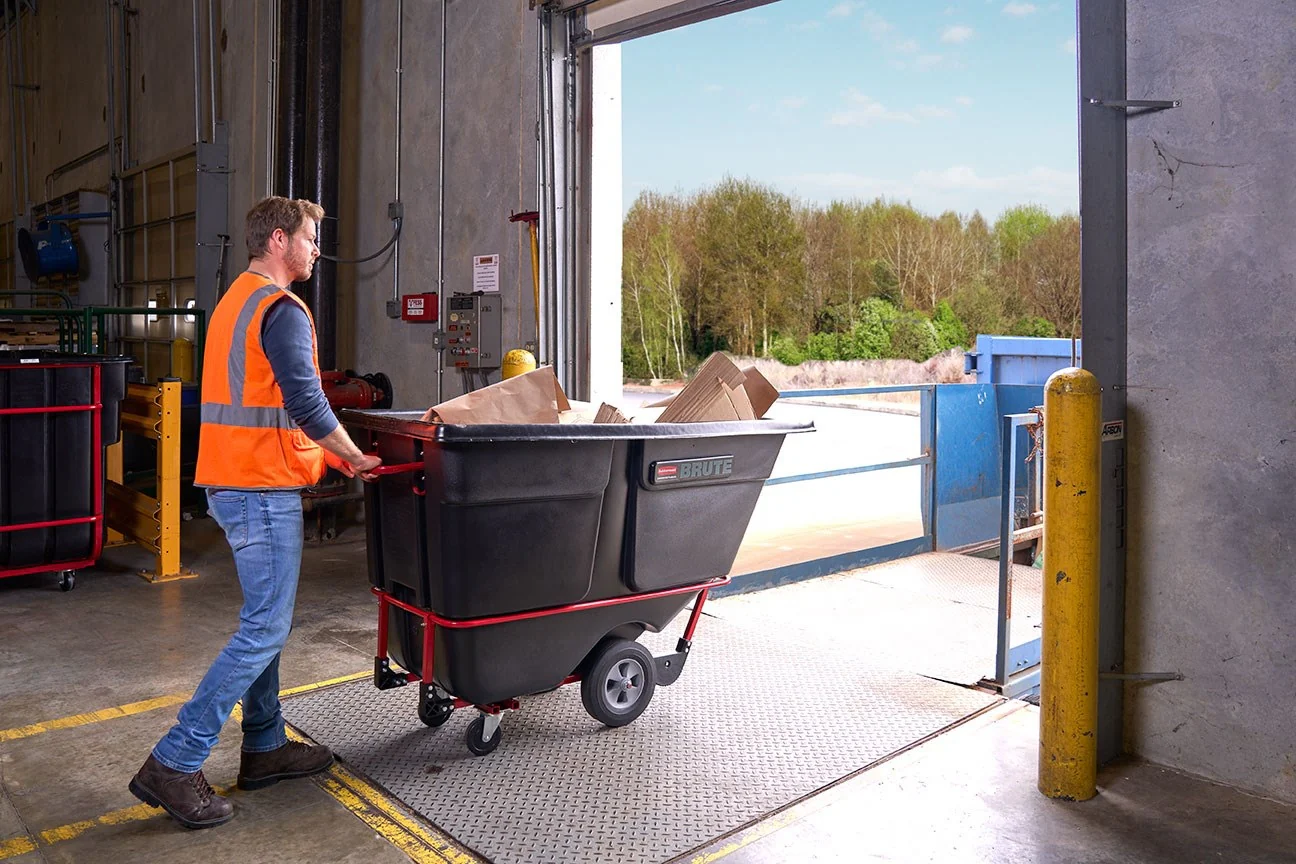 Rubbermaid FG131500BLA Rotomolded Open Top Utility Duty Tilt Truck / Trash Cart - Black - 1 cu. yd. (1250 lb. Capacity) - Image 6