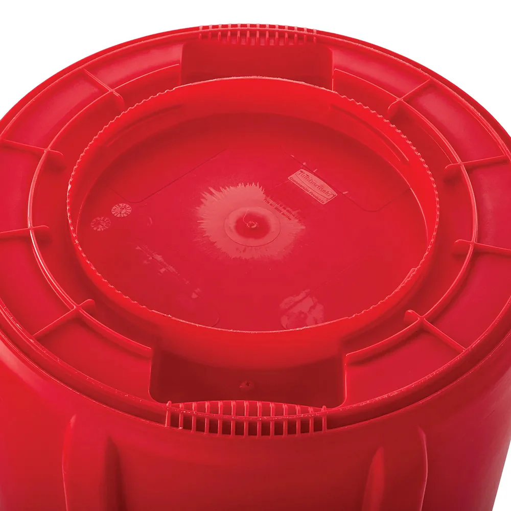 Rubbermaid FG264360RED Vented BRUTE Round Container 44 Gal. - Red - Image 3
