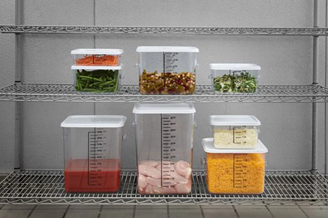 Rubbermaid FG630400CLR Space Saving Plastic Square Food Storage Container with Liter and Qt. Gradations 4 Qt - Clear - Image 7