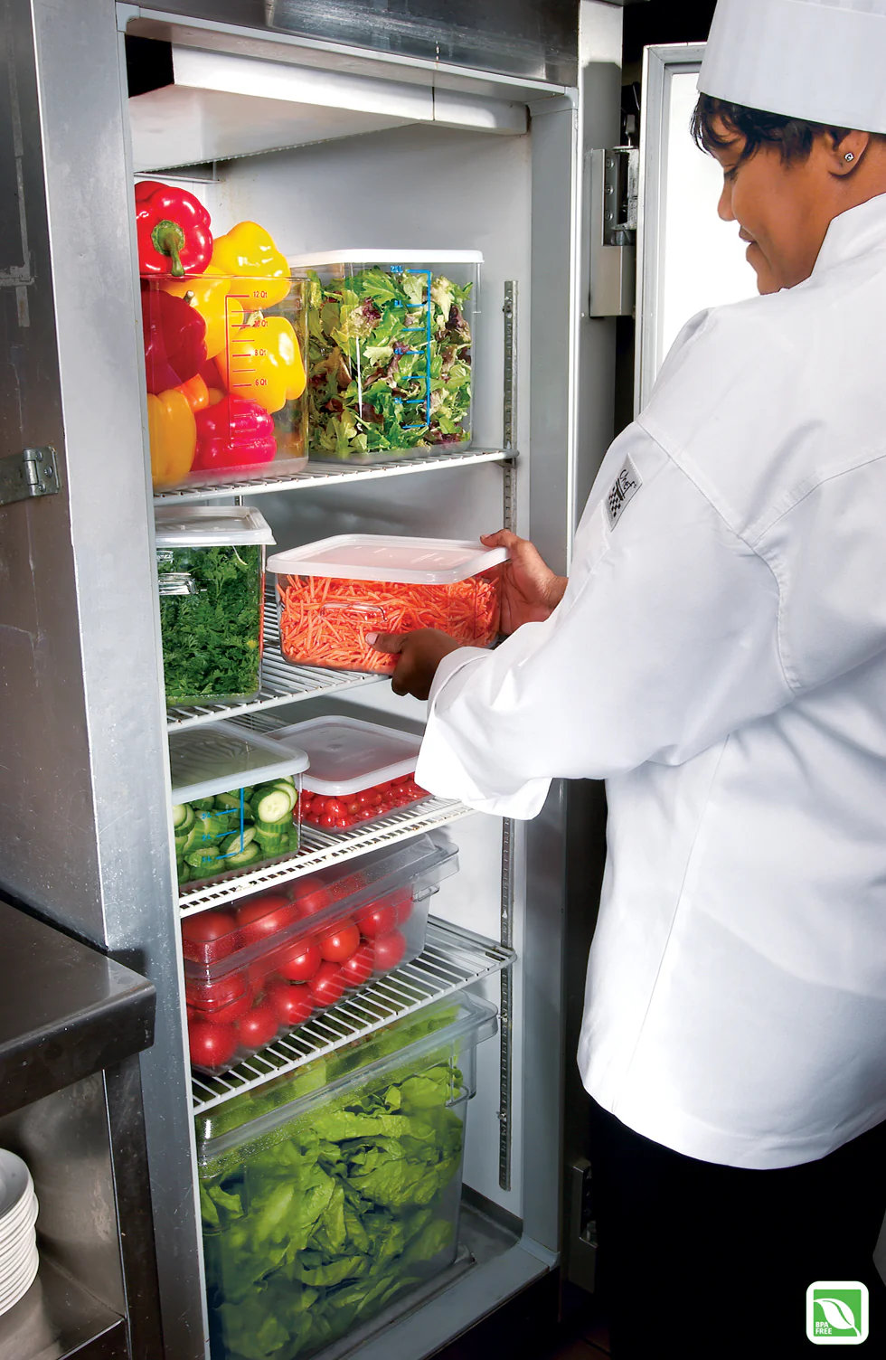 Rubbermaid FG630800CLR Plastic Space-Saving Square Food Storage Container with Liter and Qt. Gradations 8 qt. - Clear - Image 3