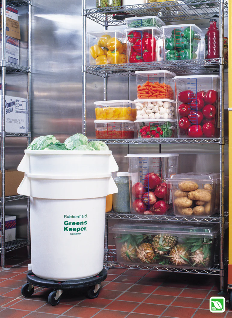 Rubbermaid FG630800CLR Plastic Space-Saving Square Food Storage Container with Liter and Qt. Gradations 8 qt. - Clear - Image 5
