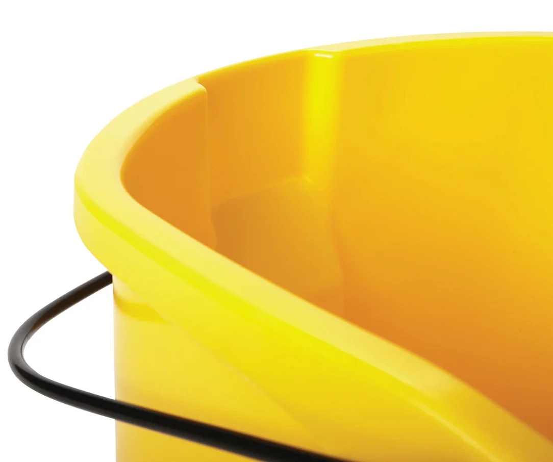 Rubbermaid 2064914 WaveBrake Mop Bucket with Casters 35 qt. - Yellow - Image 8