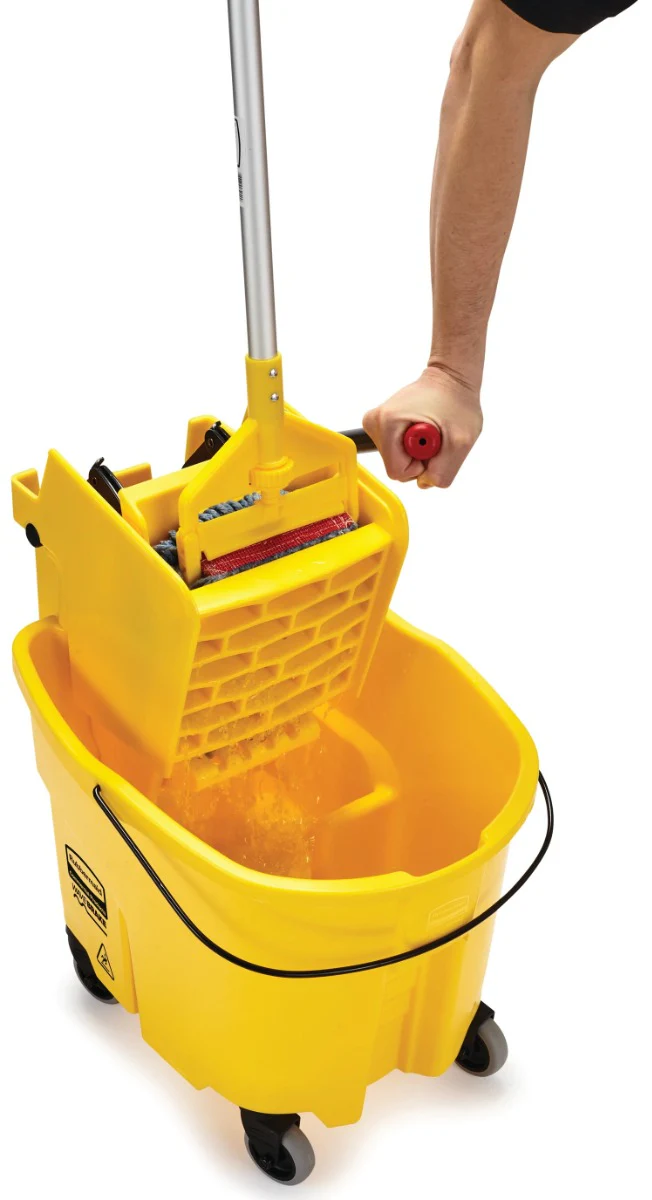 Rubbermaid FG758888RED WaveBrake Side-Press Bucket and Wringer 35 Qt. - Red - Image 7