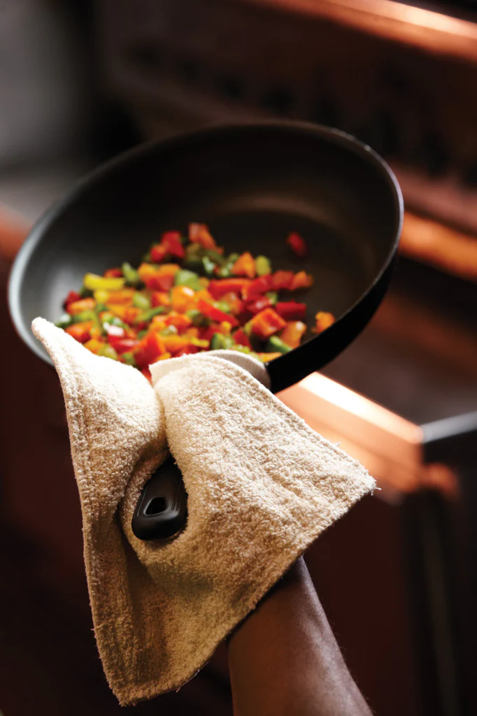 San Jamar 803PG Bestex Terry Cloth Pan Grabber / Baker's Pad with Wrist Strap 9-1/2" x 11" - Natural - Image 2
