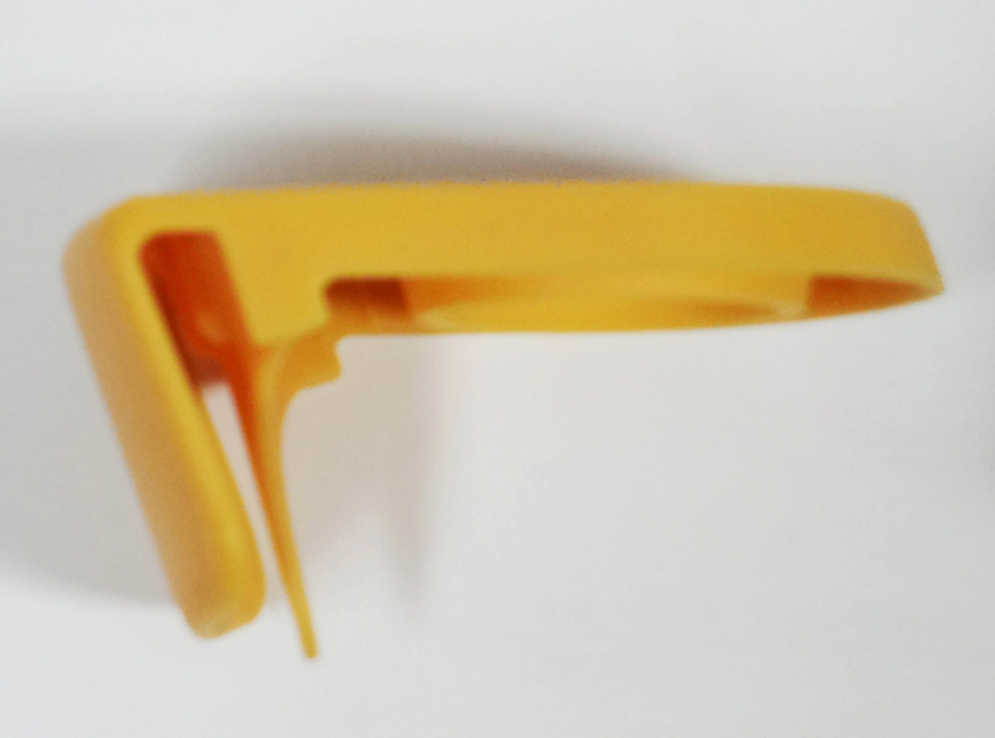 SC01 Margarita Clip Bottle Holder for Slant Angled Glass - Yellow - No Logo - Image 3