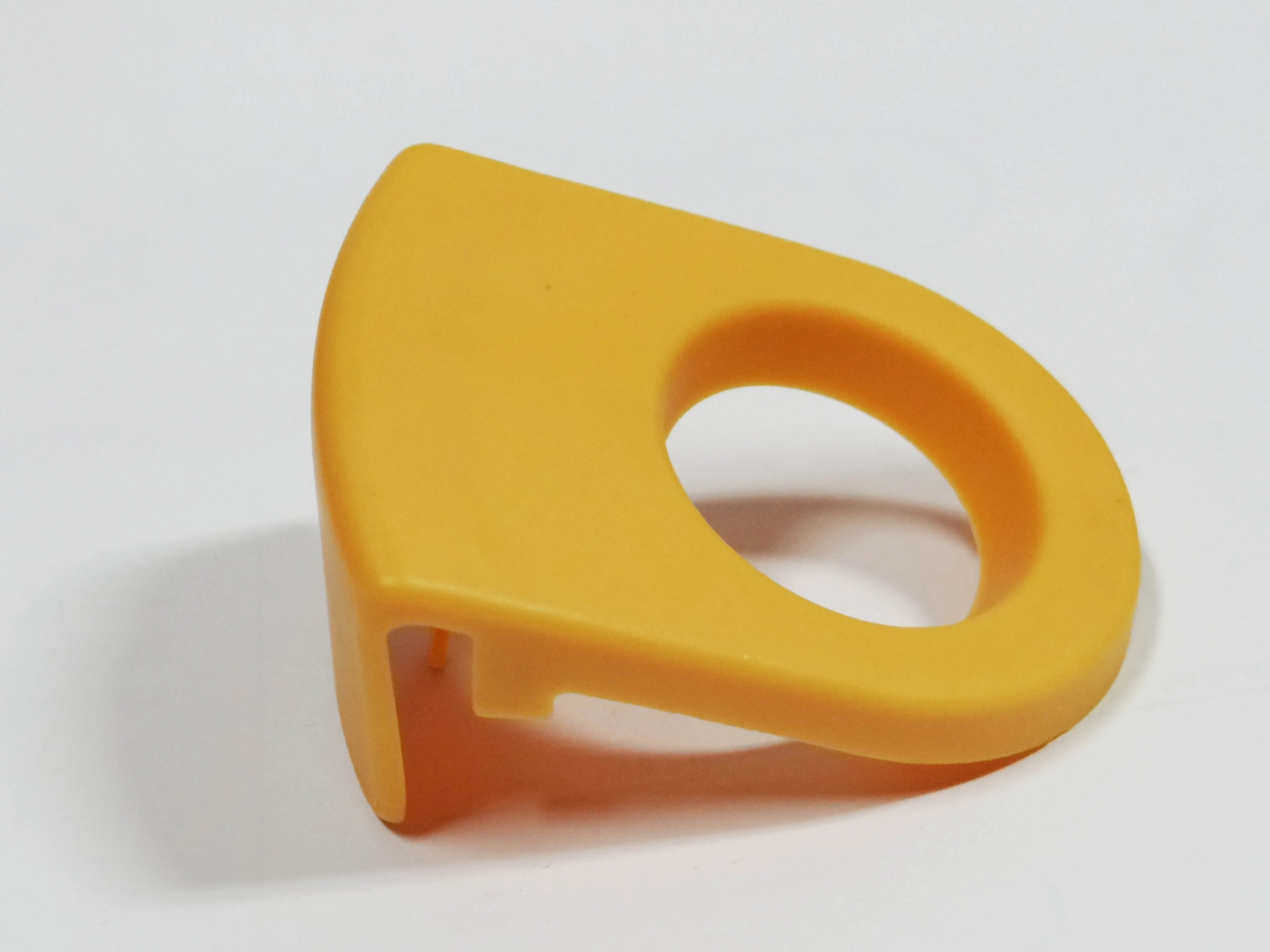 SC01 Margarita Clip Bottle Holder for Slant Angled Glass - Yellow - No Logo - Image 5