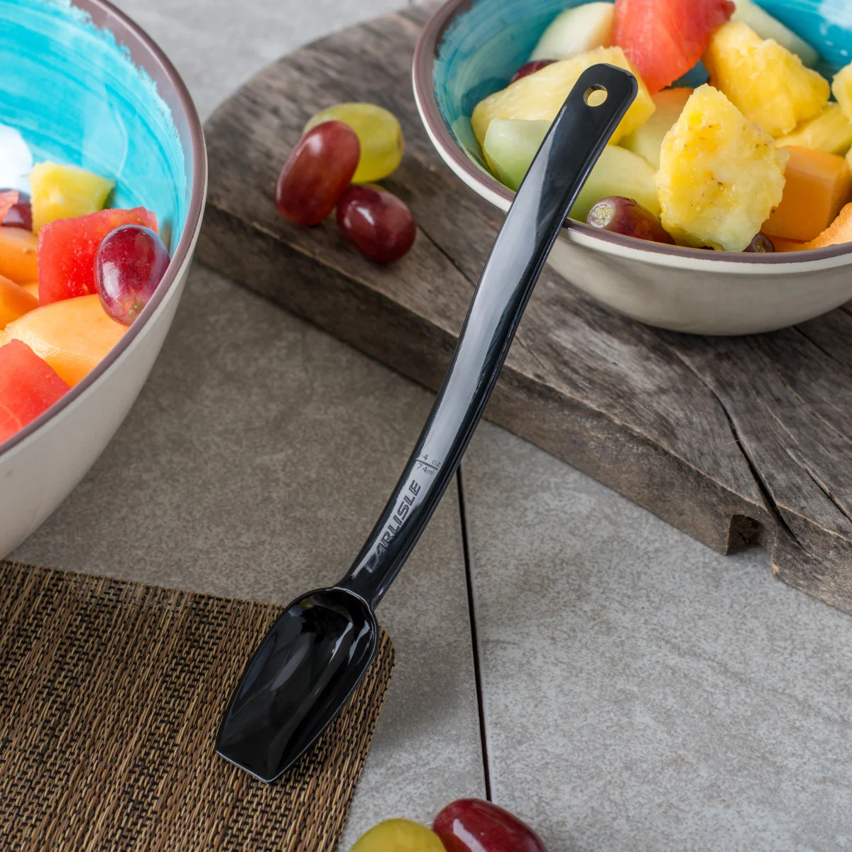 Carlisle 445003 One-Piece Plastic Solid Salad/Buffet Serving Spoon with Notched handle 8" - 1/4 oz. - Black - Image 5