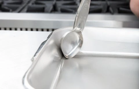 Vollrath 6412120 Jacob's Pride Color-Coded One-Piece Heavy-Duty Stainless Steel Solid Oval Spoodle Food Portioner with Black Nylon Handle 1 oz. - Image 6