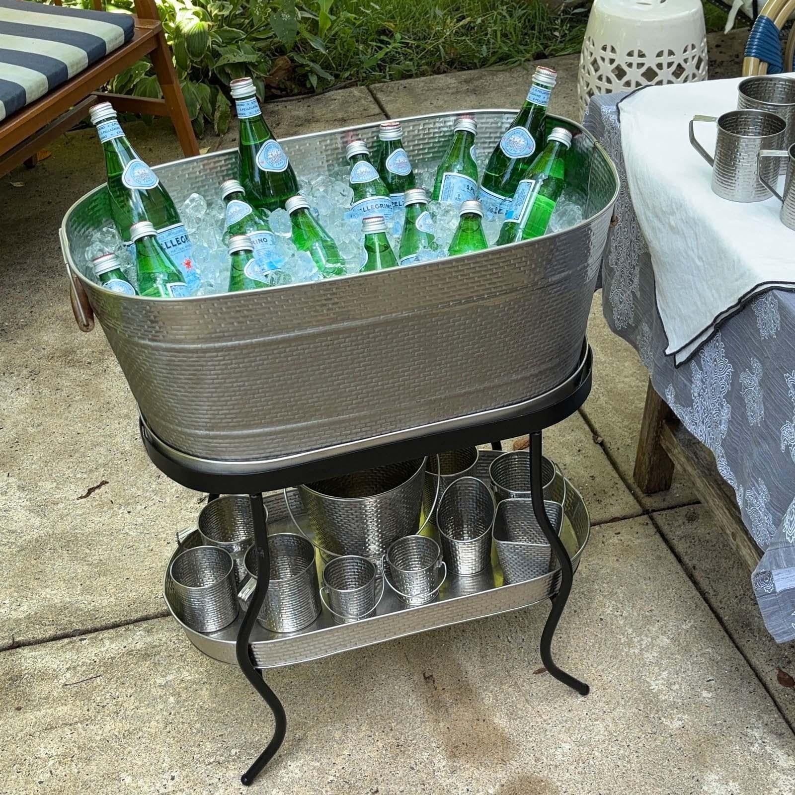 TableCraft GTSS2313 Brickhouse Stainless Steel Oval Beverage Tub 27-1/2" x 15" x 10-3/4" - 12-3/4 gal. - Image 3