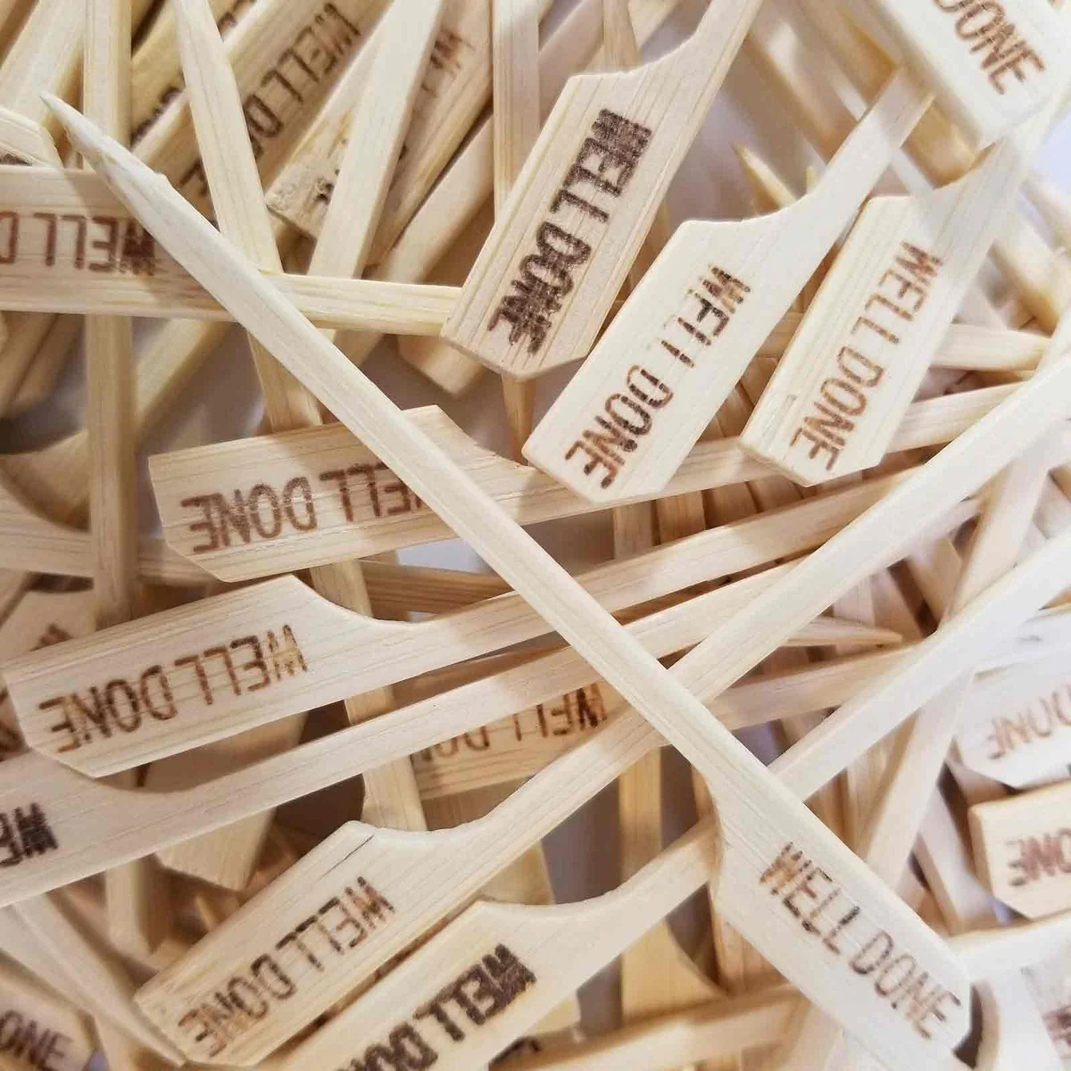 TableCraft WELLDONE "Well Done" 3-1/2" Bamboo Temperature Meat Marker Pick - 100/Pack - Image 3