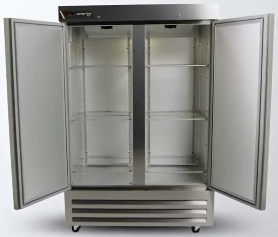 Traulsen Centerline CLBM-49F-FS-LR 2-Section Left/Right Hinged 2 Solid Swing Door Reach-In Freezer 55" - 43.88 cu. ft. - 115v - Image 2
