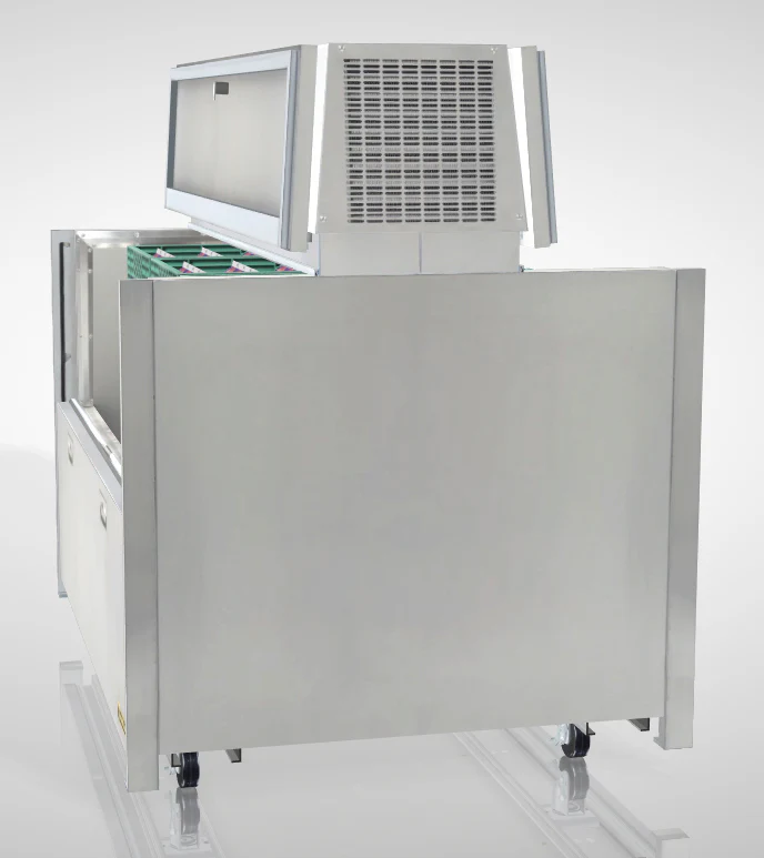 Traulsen RMC49D4 Double Sided School Milk Cooler 49" with 4" Casters - 12-Crate/cap - Image 6