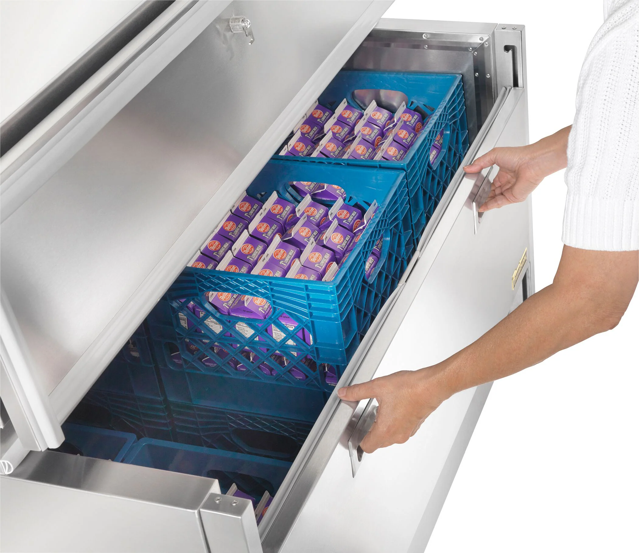 Traulsen RMC58D4 Double Sided School Milk Cooler 58" with 4" Casters - 16-Crate/cap - Image 11