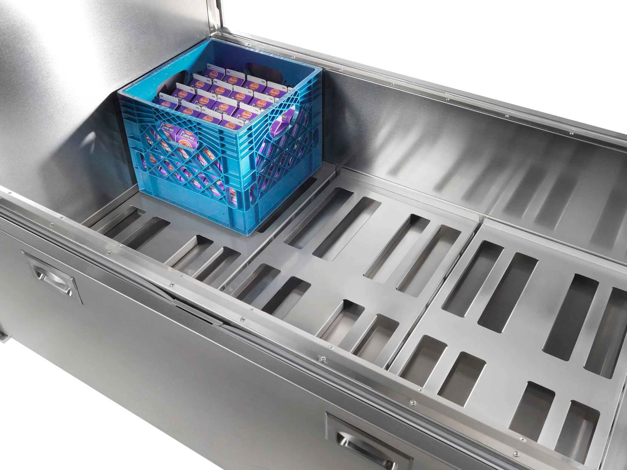 Traulsen RMC58D4 Double Sided School Milk Cooler 58" with 4" Casters - 16-Crate/cap - Image 14