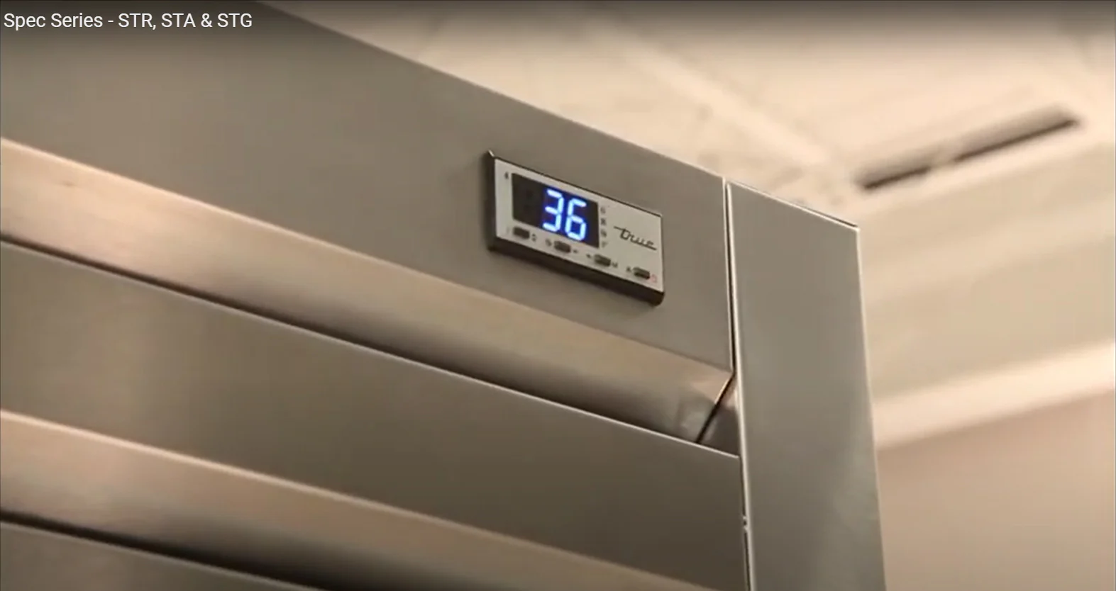 True STA1DT-2HS-HC Spec Series 1-Section 2 Solid Half Door Dual Temp Reach-In Refrigerator / Freezer 27" - 115v - Image 4