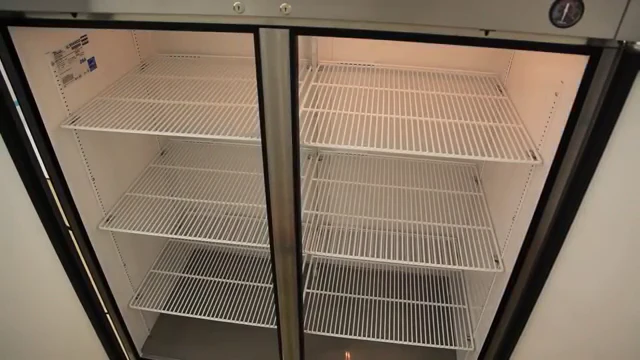 True T-72-HC 3-Section Left/Right/Right Hinged 3 Solid Swing Door Reach-In Refrigerator 78" - 72 cu. ft. - 115v - Image 2