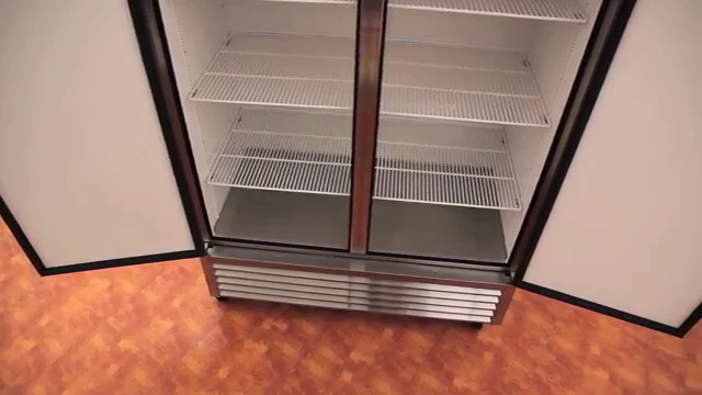 True T-72-HC 3-Section Left/Right/Right Hinged 3 Solid Swing Door Reach-In Refrigerator 78" - 72 cu. ft. - 115v - Image 4