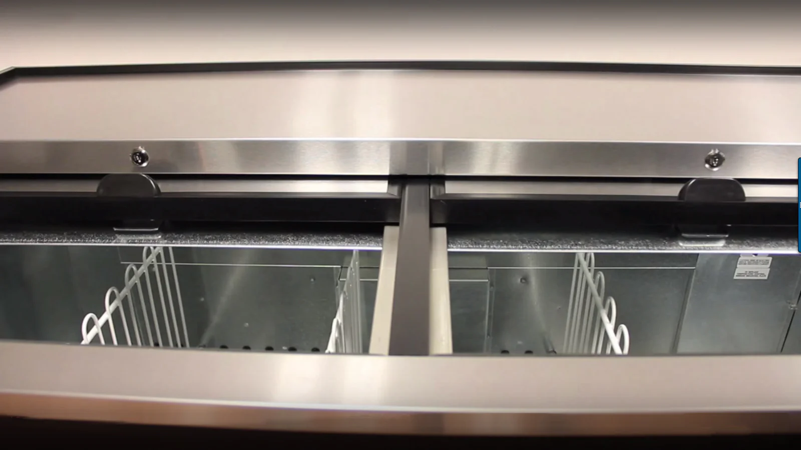 True TD-65-24-S-HC Stainless Steel 2 Solid Slide Lid Deep Well Horizontal Bottle Cooler 65" ā 115V - Image 3