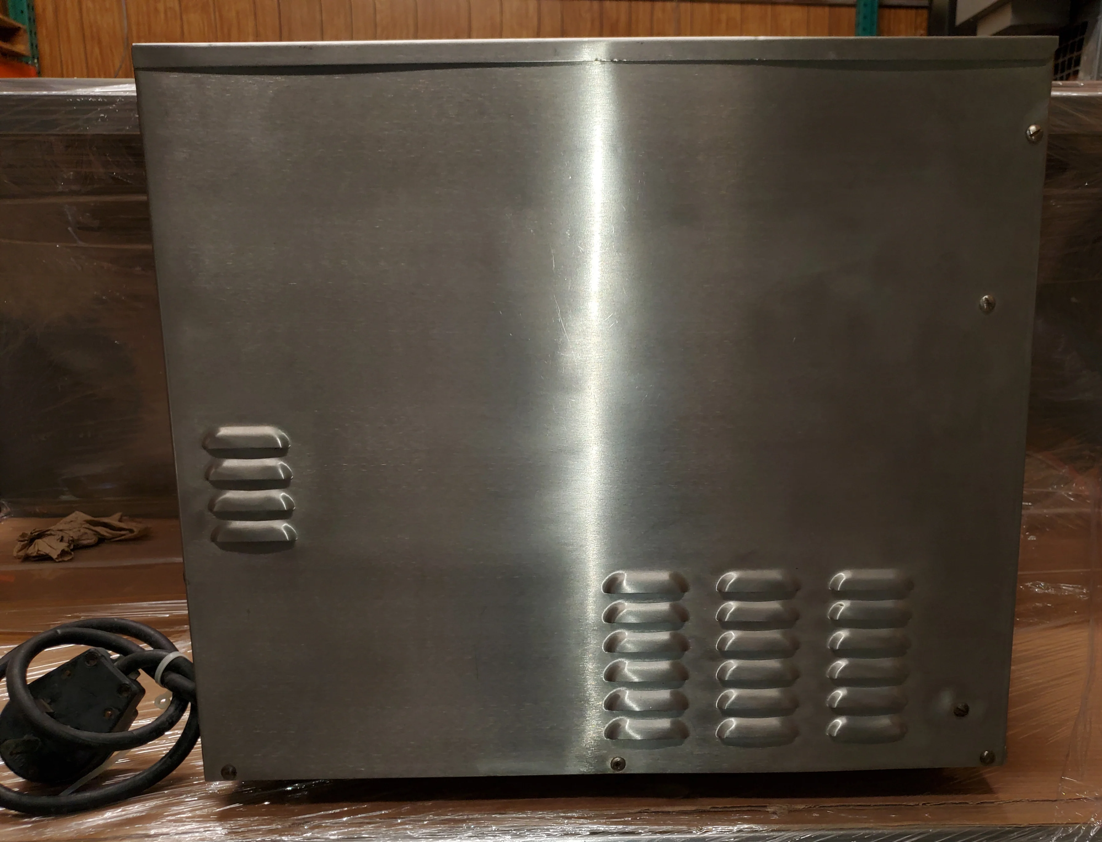 Used Restaurant Equipment - APW Wyott Electric Conveyor Toaster with Manual Speed Control 18" - 220-240v/60 - Image 2