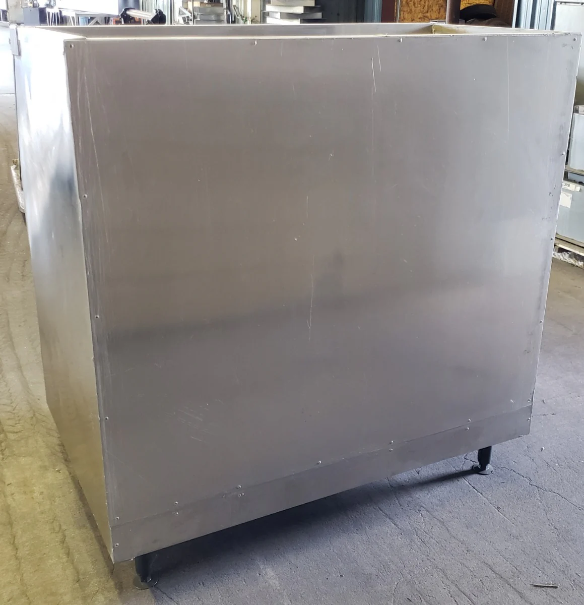 Used Restaurant Equipment - Scotsman BH900S-C Stainless Steel Modular Ice Storage Bin 48"Wx 33-3/4"D x 44"H - 740 lb. Capacity - Image 3
