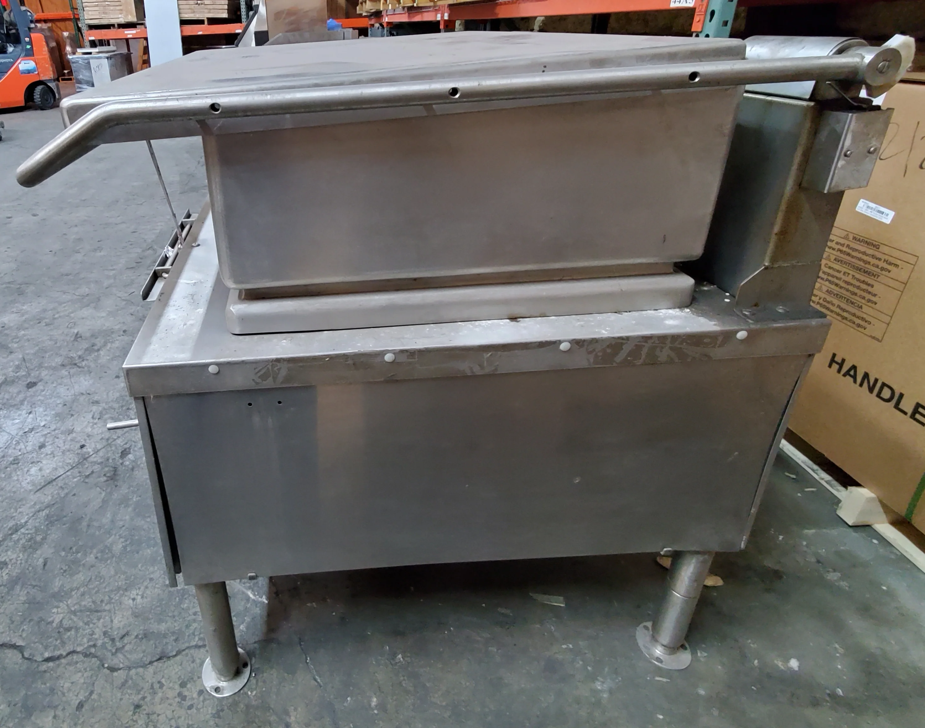 Used Restaurant Equipment - Vulcan VE40 Electric Braising Pan 46" - 40 gal/cap - 208v - Image 4