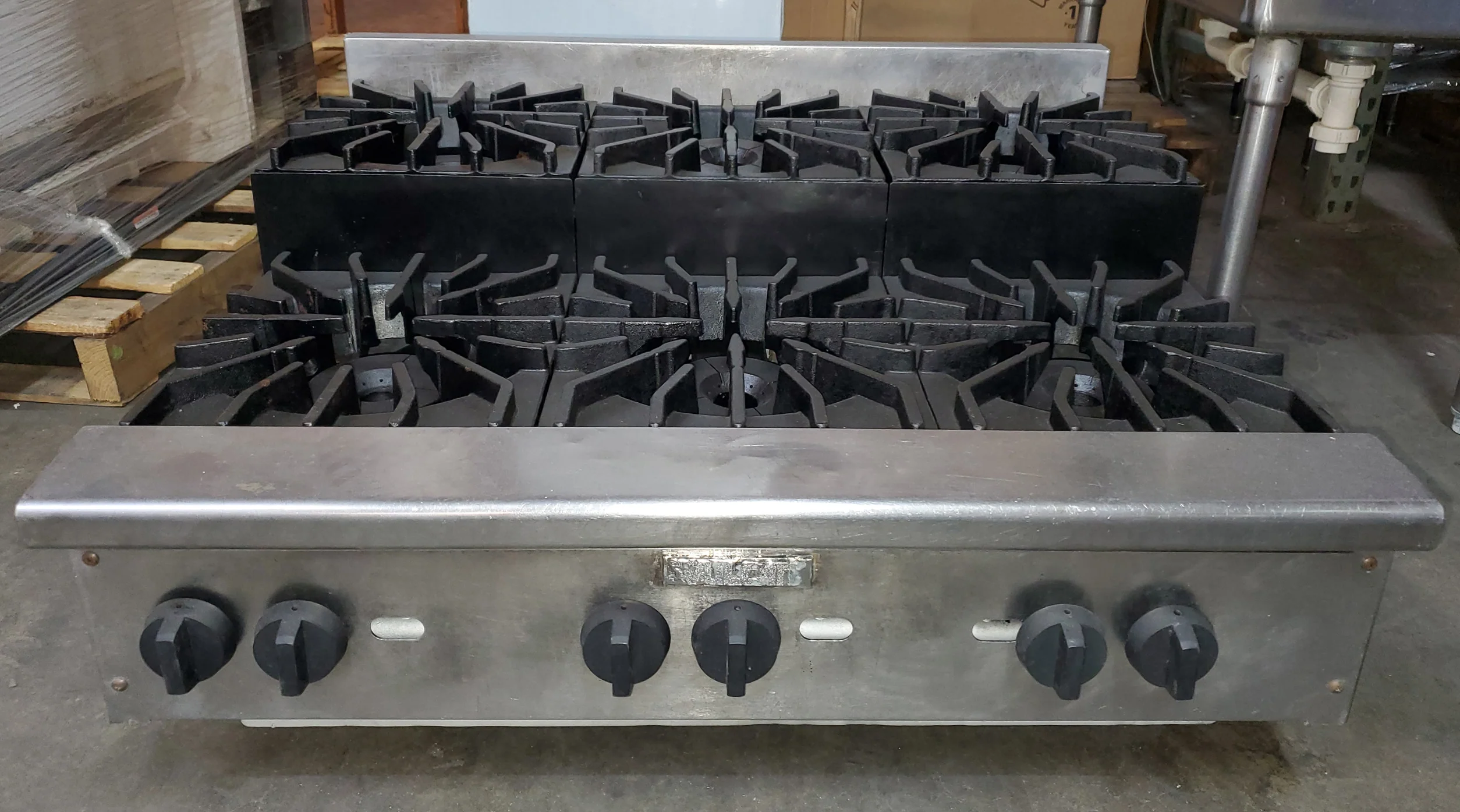 Used Vulcan VHP636U Achiever Countertop Step-Up Natural Gas Hotplate with 6 Burners 36" ā 6 x 30,000 BTU