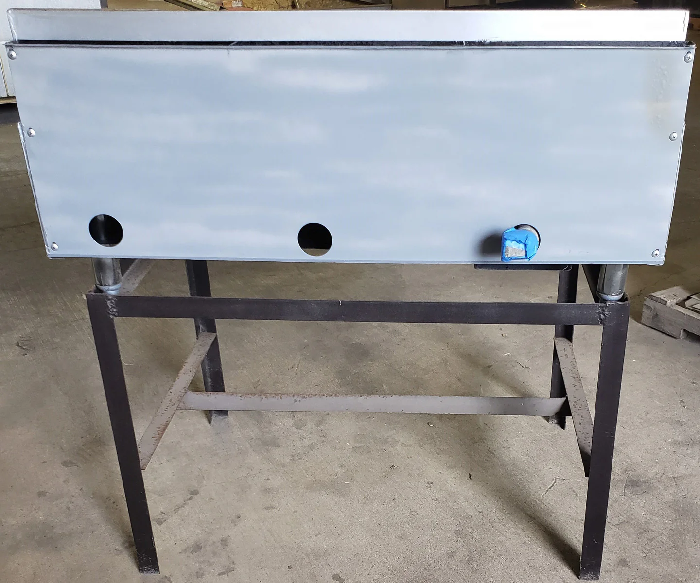Used Wolf AGM36-101 Countertop Heavy Duty Natural Gas Griddle w/ 3 Manual Controls 36" – 81,000 BTU - Image 4