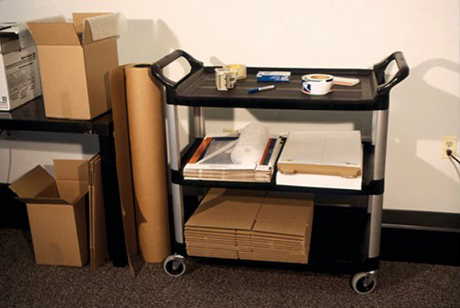 Rubbermaid FG409100BLA Xtra 3 Shelf Utility Cart / Bus Cart 40" x 20" x 37"H - Black - 300 lb. Capacity - Image 8
