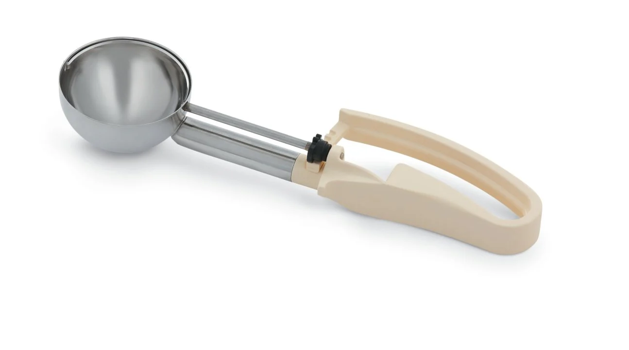Vollrath 47372 Jacob's Pride Extended Length Disher with Ivory Squeeze Handle 3.2 oz. - Size 10 - 12/Case - Image 3